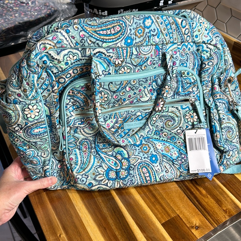 NWT Vera Bradley Iconic compact weekender travel bag. Daisy Dot paisley